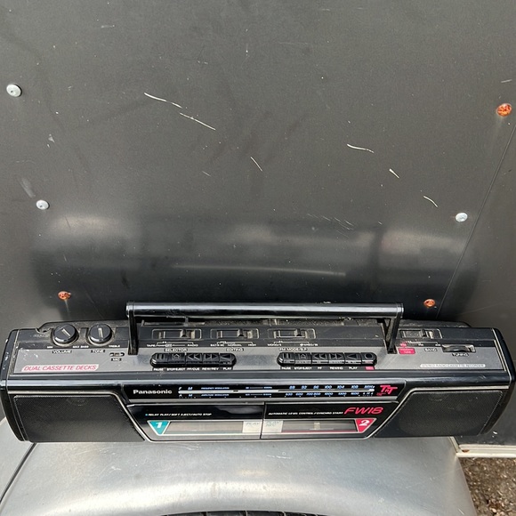 Cassette tape player and much more. Panasonic. Black. Throwback to 80’s and 90s - Picture 5 of 7